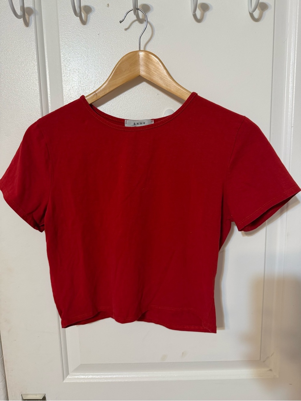 Gaze Red Cropped Tee